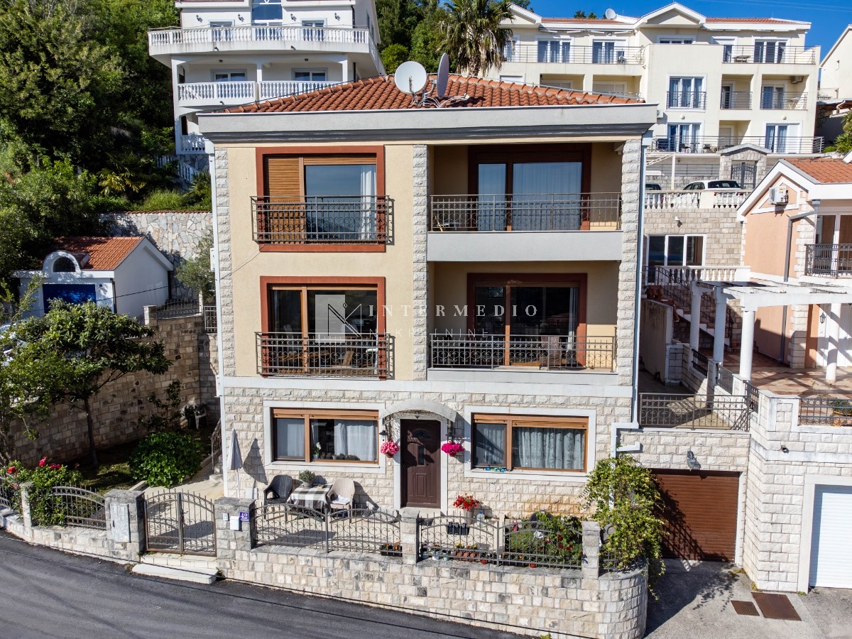 Luksuzna kuća sa panoramskim pogledom na more i velikim terasama – Zelenika, Herceg Novi